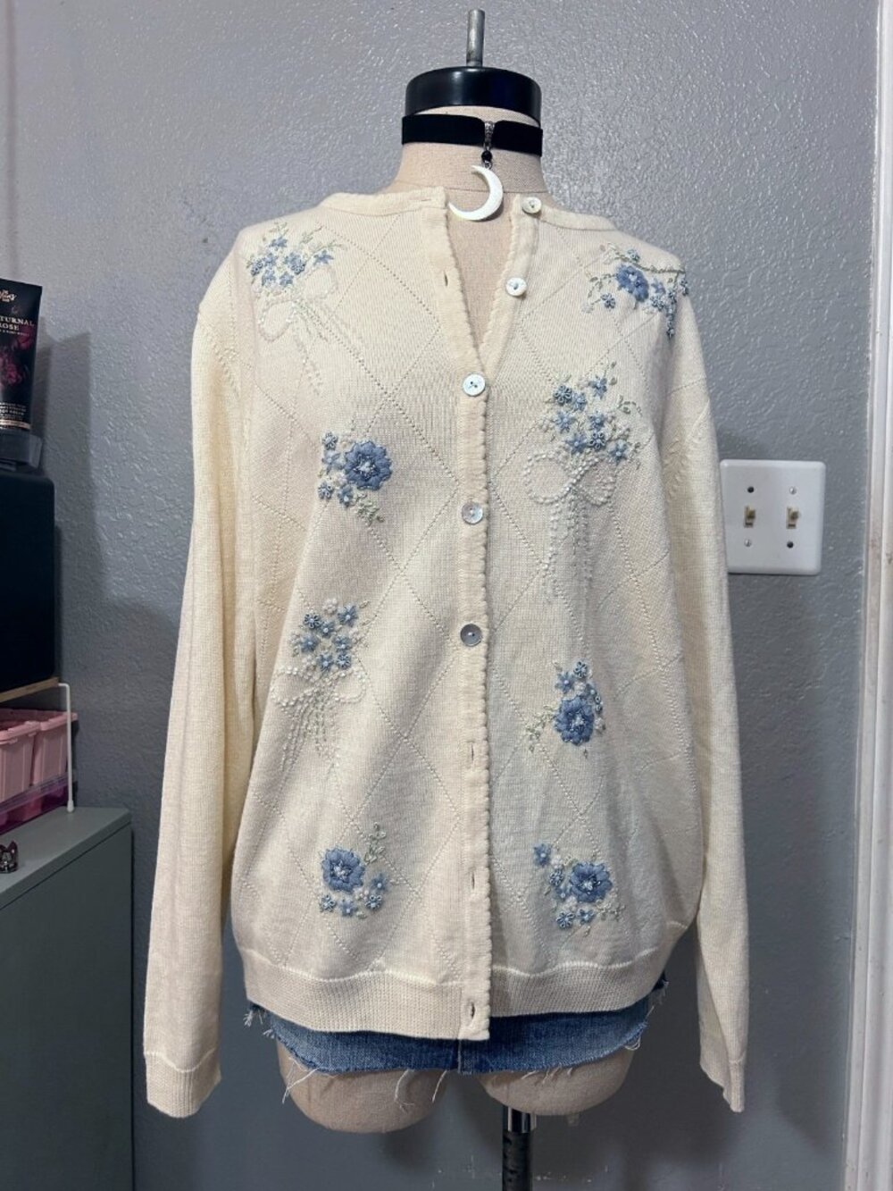 Vintage Cream Floral Embroidered Cardigan Sweater Large Cottagecore Wool Blend